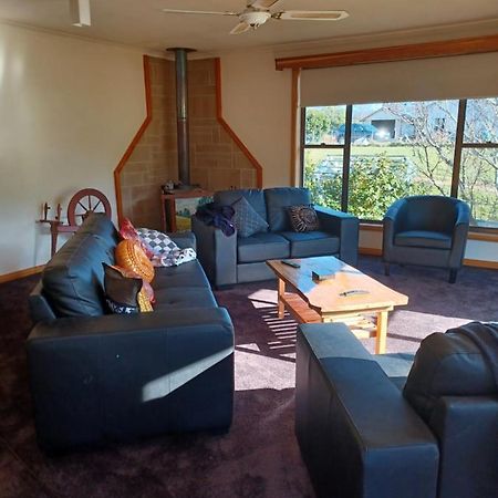 The Tigers Lair Accomadation Villa Mole Creek Esterno foto